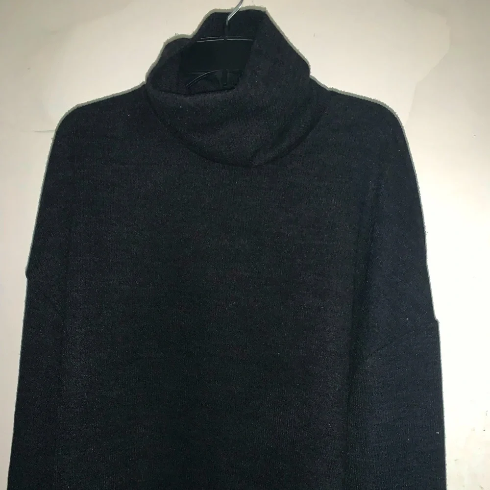 Black Sweater🔴